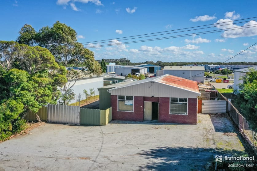Click to view all images 27 Lance Street Milpara WA 6330 - Image 2