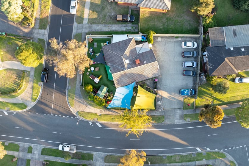 Click to view all images 18 Cristata Avenue Endeavour Hills VIC 3802 - Image 3
