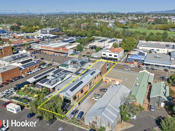 Click to view all images 226 Peel Street Tamworth NSW 2340 - Image 2