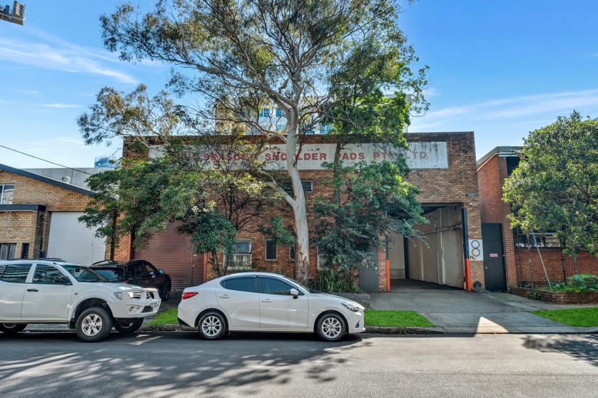 Click to view all images 8 Chalmers Crescent Mascot NSW 2020 - Image 1