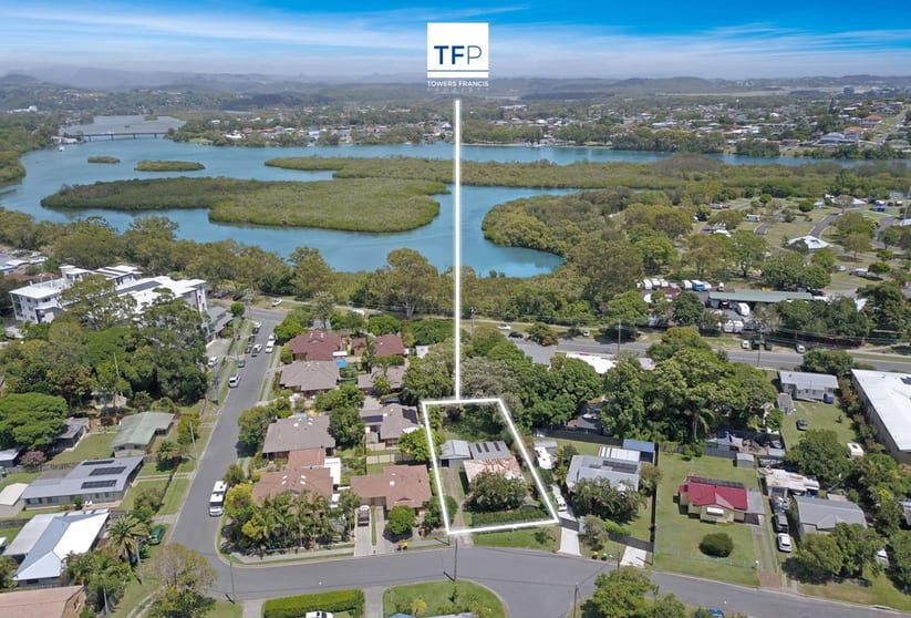 Click to view all images 11 Cox Drive Tweed Heads South NSW 2486 - Image 2