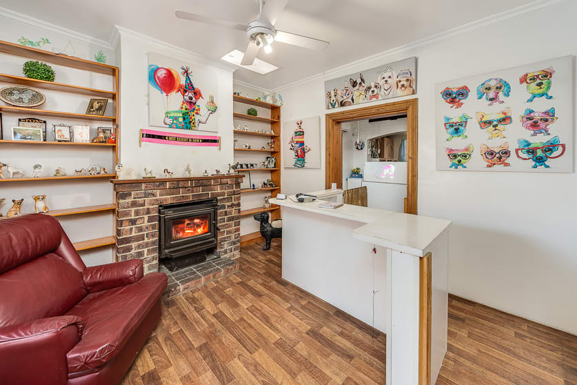 Click to view all images 70 Hutchinson Street Mount Barker SA 5251 - Image 2