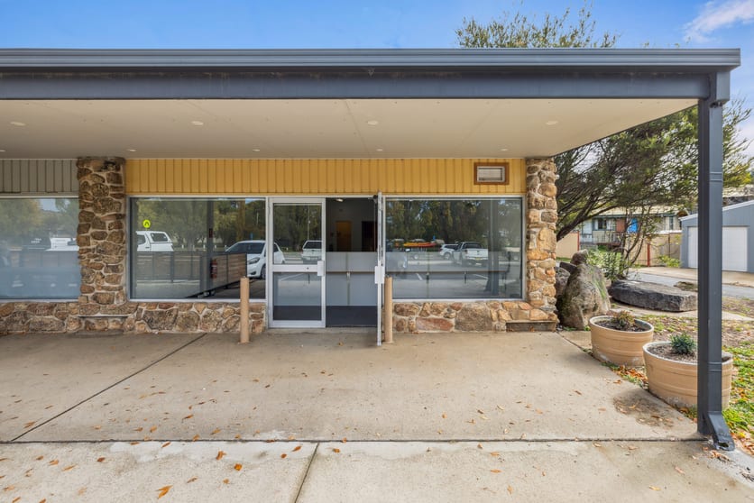 Click to view all images 1/74 Jindabyne Road Berridale NSW 2628 - Image 1
