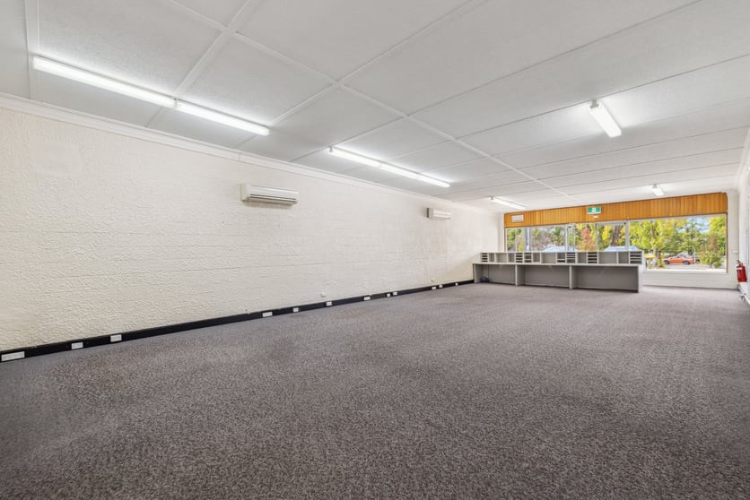 Click to view all images 1/74 Jindabyne Road Berridale NSW 2628 - Image 3