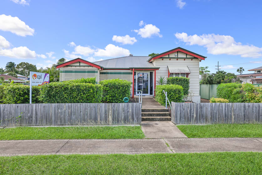Click to view all images 4 Adams St Bundaberg West QLD 4670 - Image 1