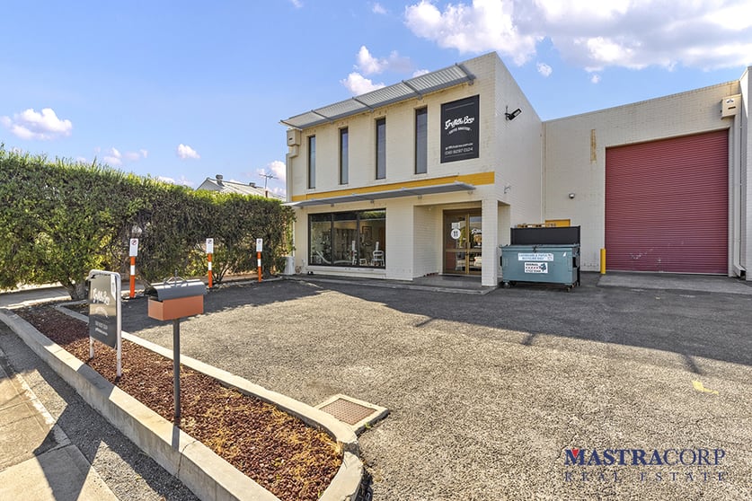 Click to view all images 11 Croydon Rd Keswick SA 5035 - Image 2
