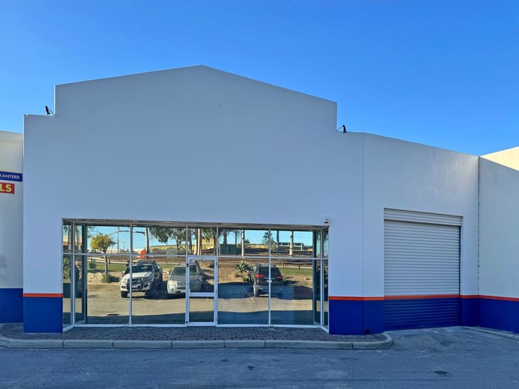 2/8 Paramount Drive Wangara WA 6065 - Image 3