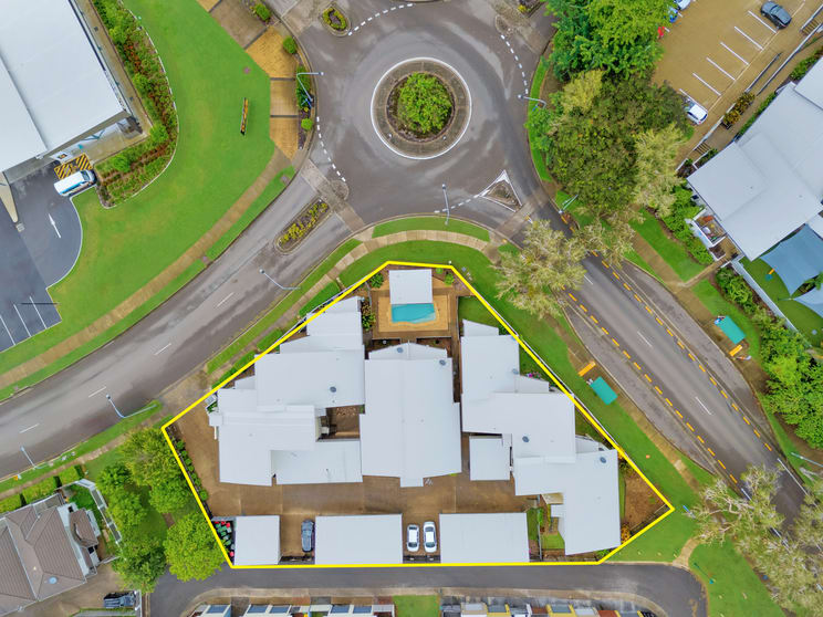 Click to view all images 1- 16/2- 4 Freshwater Drive Douglas QLD 4814 - Image 2