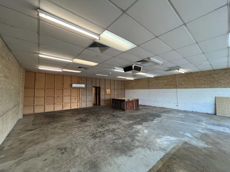 Click to view all images 3/319 Great Eastern Highway Midvale WA 6056 - Image 2