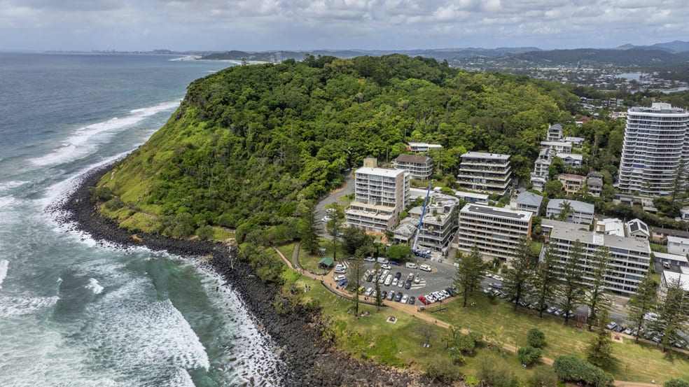 Click to view all images 12/2 Goodwin Terrace Burleigh Heads QLD 4220 - Image 2