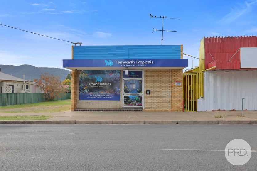 Click to view all images 5 Hillvue Road Tamworth NSW 2340 - Image 1