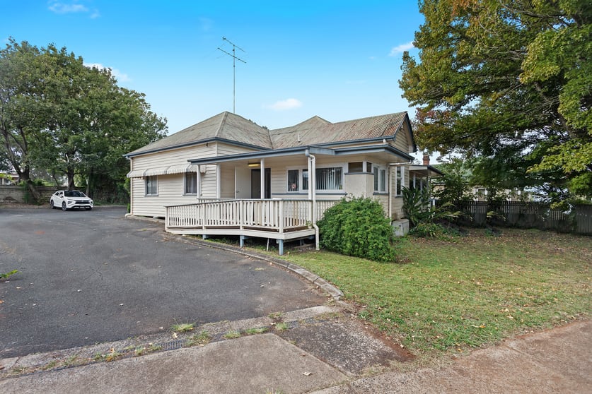 Click to view all images 71 Hill Street Toowoomba City QLD 4350 - Image 2