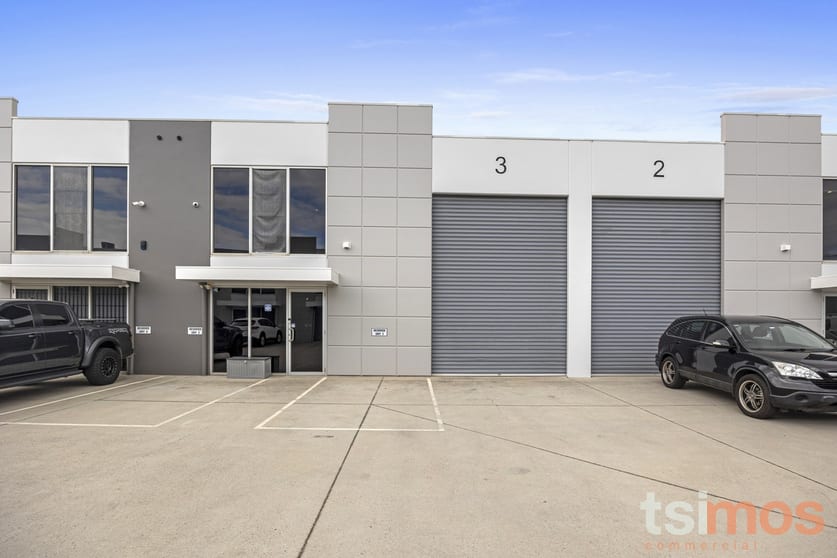 Click to view all images 3/7 Wyman Place Braeside VIC 3195 - Image 1