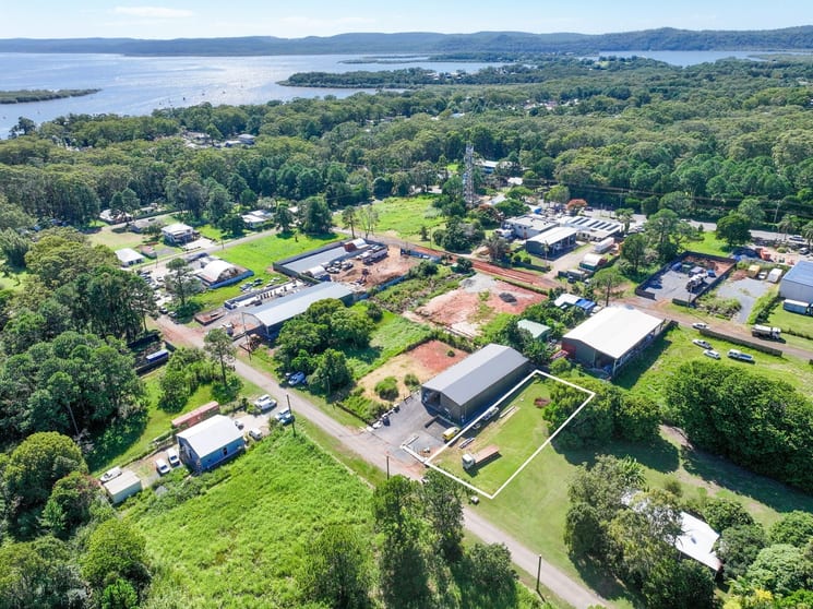 Click to view all images 18 John Street Russell Island QLD 4184 - Image 1