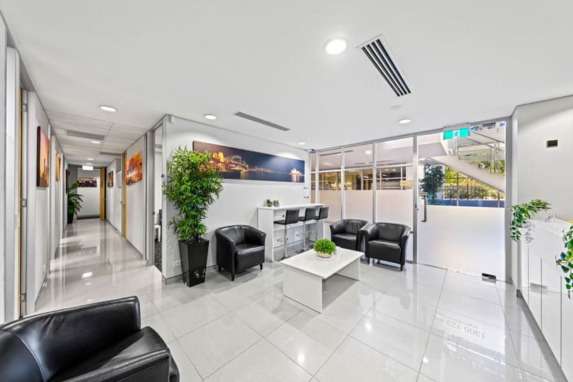 2/2728 Logan Road Eight Mile Plains QLD 4113 - Image 2