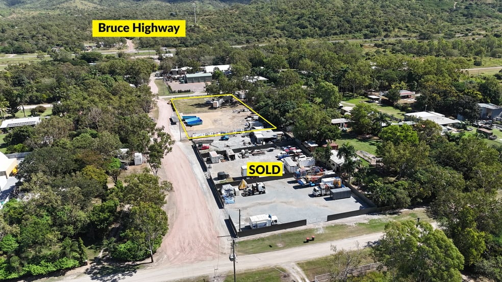 Click to view all images 18 Ridge Street Roseneath QLD 4811 - Image 2