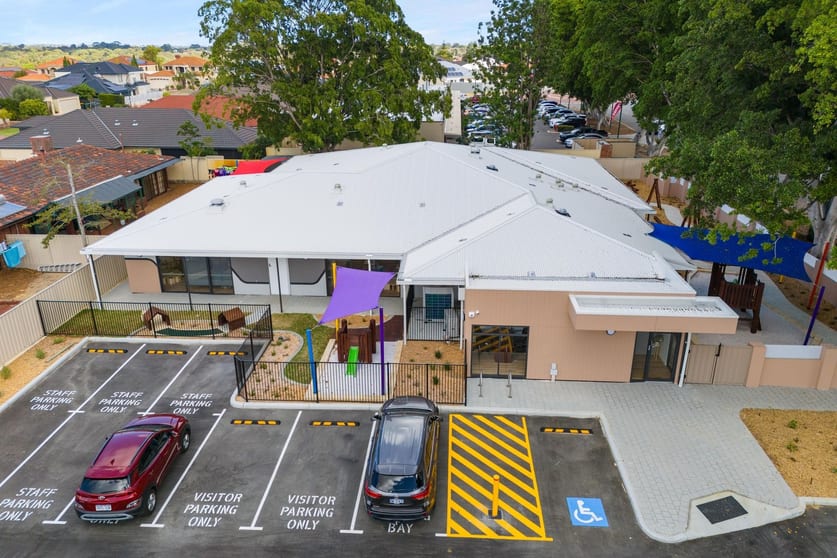 Click to view all images 10 Russell Road Madeley WA 6065 - Image 1