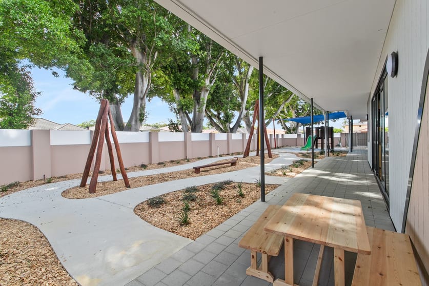 Click to view all images 10 Russell Road Madeley WA 6065 - Image 3