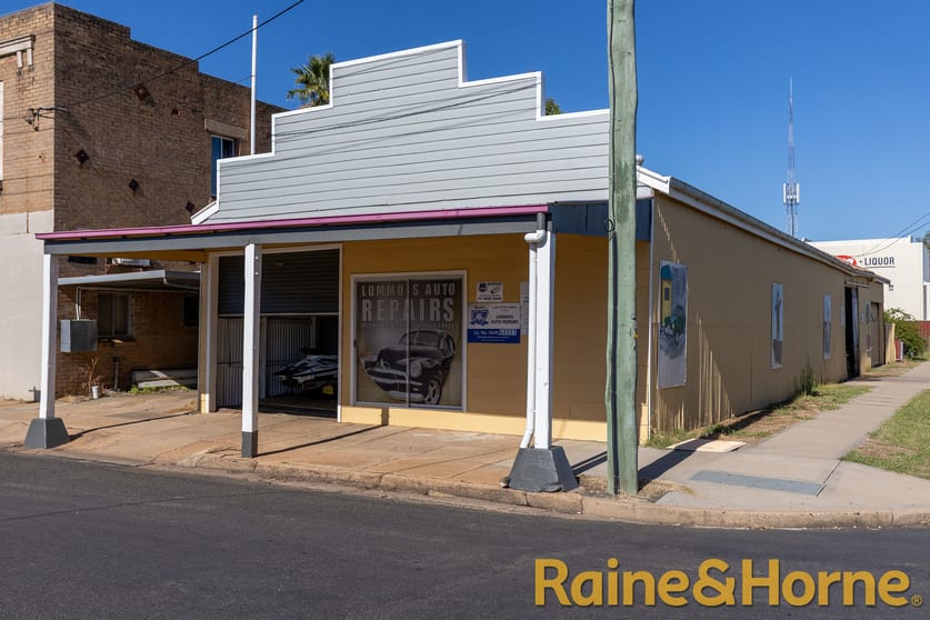 Click to view all images 11 Bridge Street Gilgandra NSW 2827 - Image 1