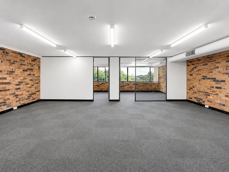 Click to view all images 4/1 Ashley Street Hornsby NSW 2077 - Image 3