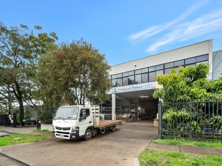 Click to view all images 27 Hoskins Avenue Bankstown NSW 2200 - Image 1