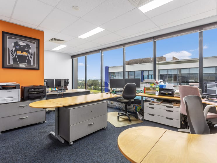 Click to view all images 4.05/33 Lexington Drive Bella Vista NSW 2153 - Image 2