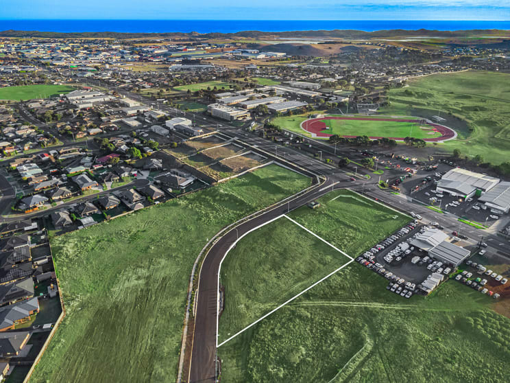 7 Hollingsworth Boulevard Warrnambool VIC 3280 - Image 3