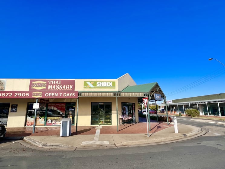 Click to view all images Unit 1/17 Main St Cobram VIC 3644 - Image 3