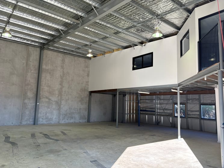 Click to view all images 1/5 Penney Place Queanbeyan East NSW 2620 - Image 2