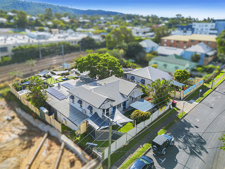Click to view all images 51 York Street Indooroopilly QLD 4068 - Image 2