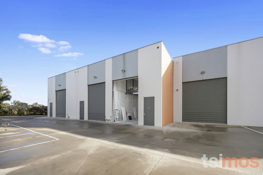 Click to view all images 2/34-36 Graham Daff Boulevard Braeside VIC 3195 - Image 2