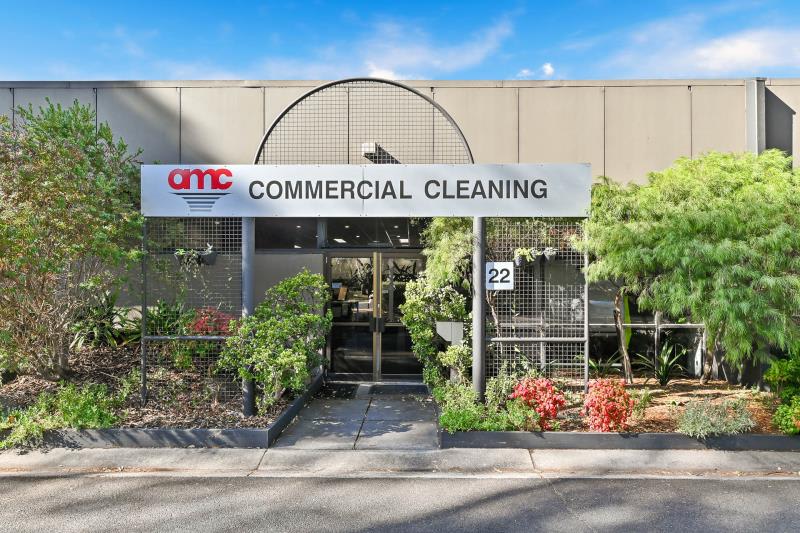 Click to view all images 22 Garden Boulevard Dingley Village VIC 3172 - Image 1