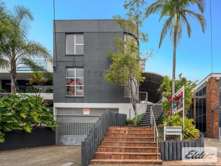 Click to view all images 2/211 Logan Road Woolloongabba QLD 4102 - Image 1