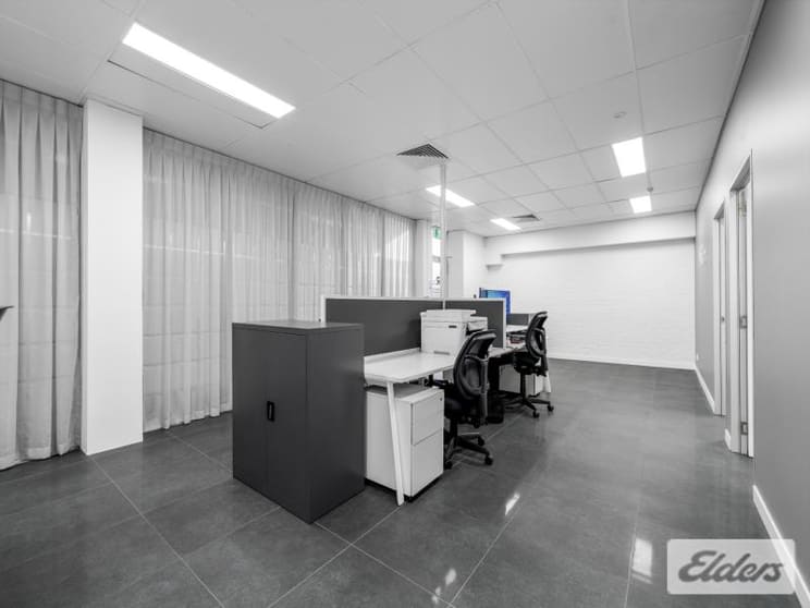 Click to view all images 2/211 Logan Road Woolloongabba QLD 4102 - Image 3