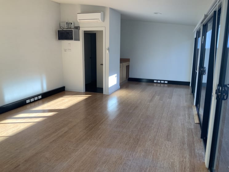 Click to view all images 4/18 Wellington Street Launceston TAS 7250 - Image 2