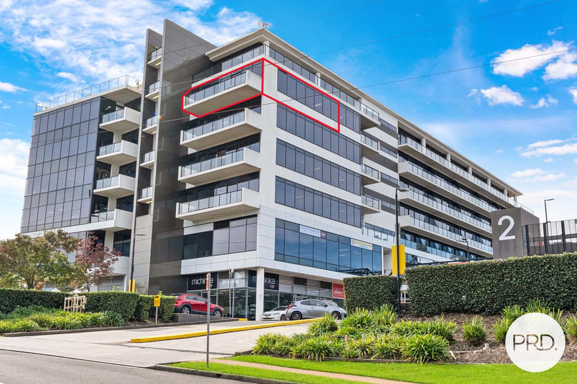 Click to view all images 5.02/2 - 8 Brookhollow Norwest NSW 2153 - Image 2