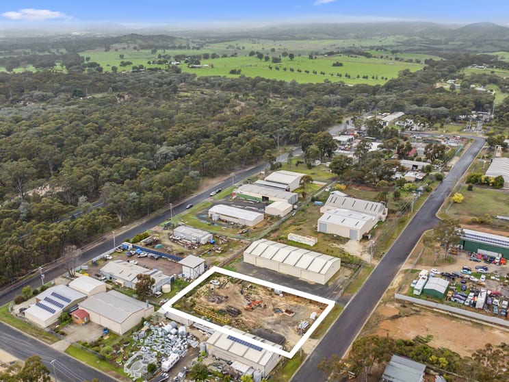 Click to view all images 19 DARCY STREET Seymour VIC 3660 - Image 3
