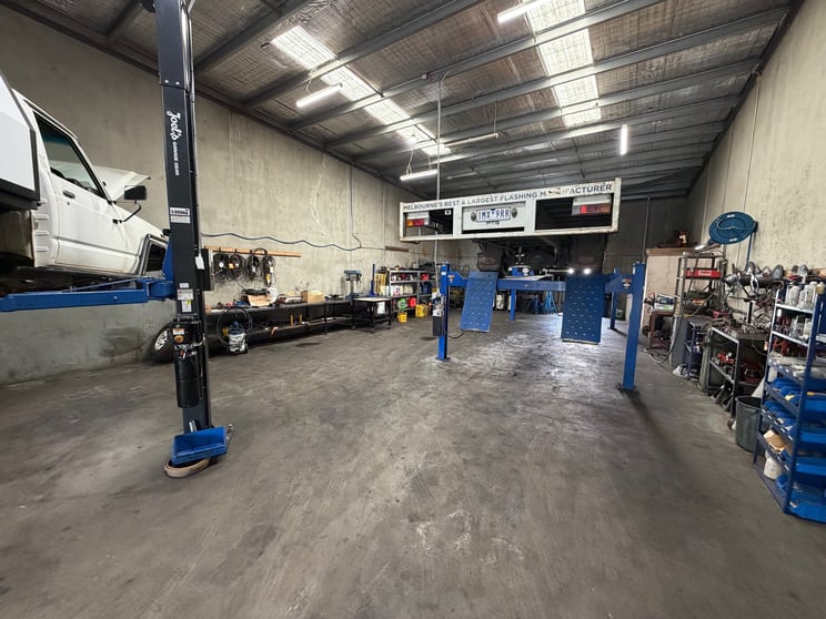 Click to view all images 4/1 Stephenson Road Bayswater North VIC 3153 - Image 3