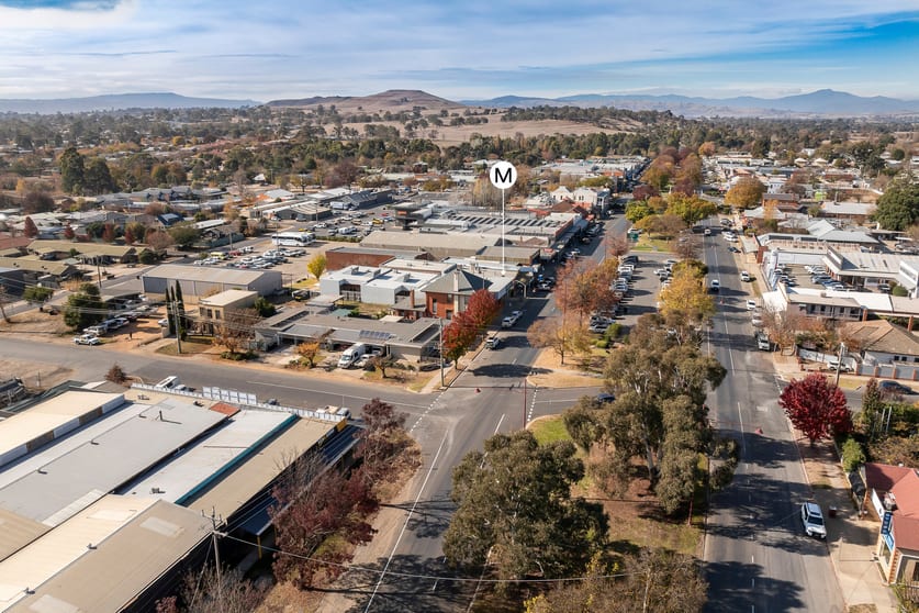 Click to view all images 141 High Street Mansfield VIC 3722 - Image 1