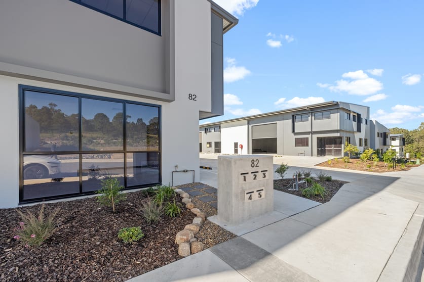 Click to view all images 3/82 Jardine Drive Redland Bay QLD 4165 - Image 2