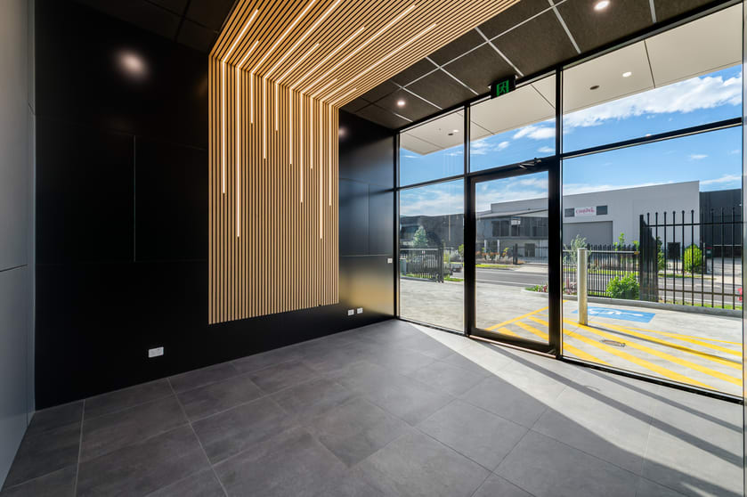 Click to view all images 15 Robbins Circuit Williamstown North VIC 3016 - Image 1