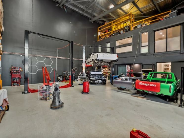 Click to view all images Unit 2, 4 Wrightland Place Arndell Park NSW 2148 - Image 2