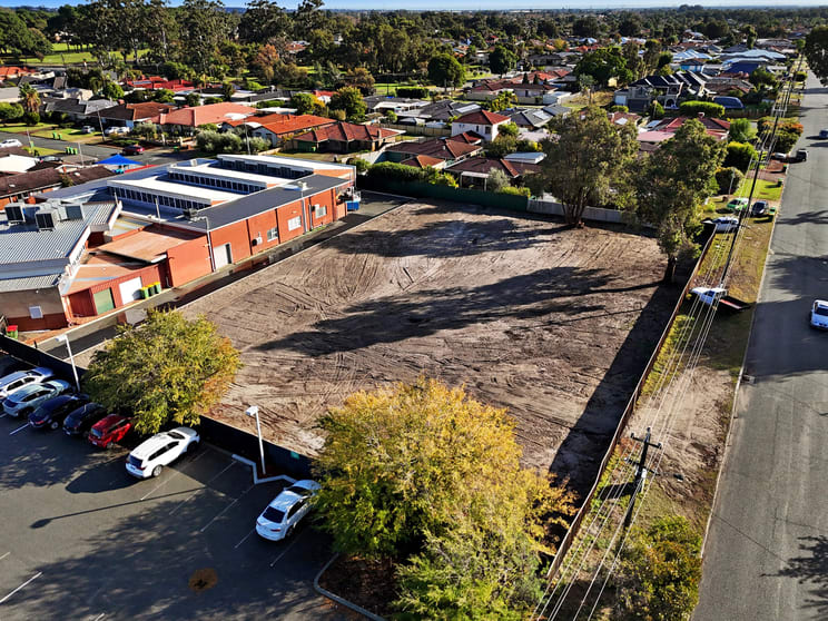 Click to view all images 573 Walter Road East Morley WA 6062 - Image 3