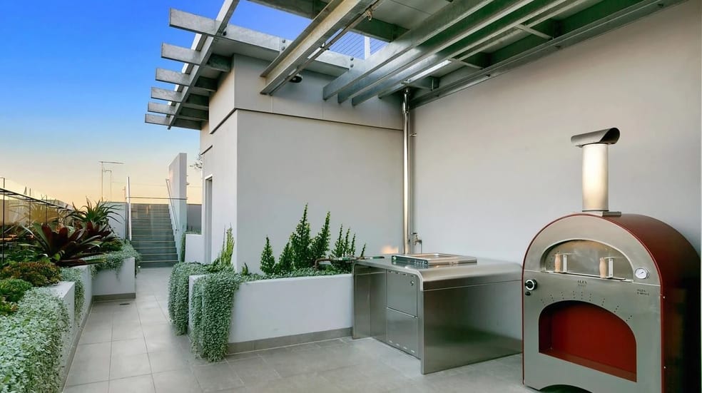 Click to view all images Kangaroo Point QLD 4169 - Image 3