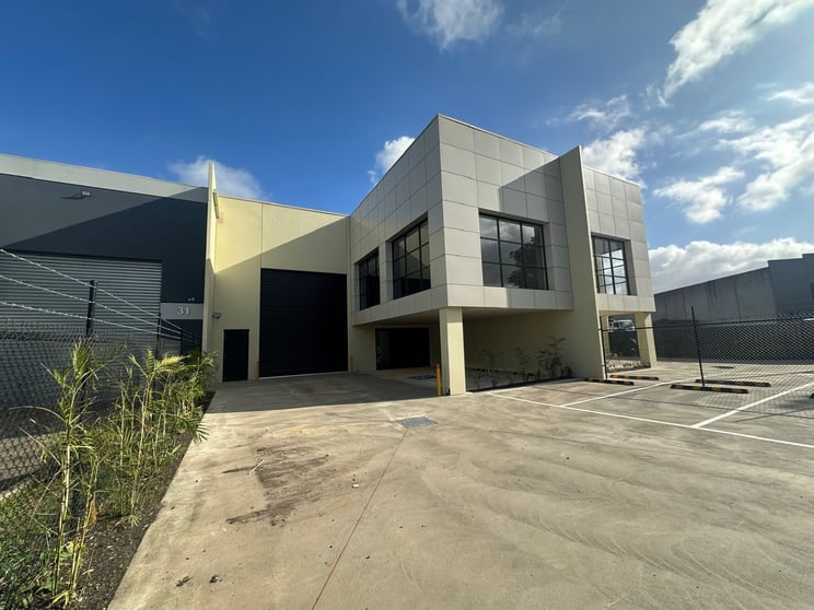 Click to view all images 33 & 33A Nathan Drive Campbellfield VIC 3061 - Image 2