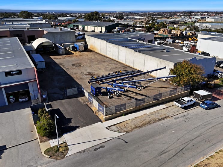 Click to view all images 21 Edison Rise Wangara WA 6065 - Image 2