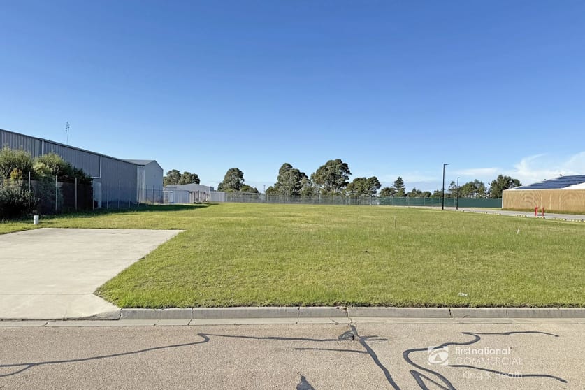 Click to view all images 3C Radford Place Bairnsdale VIC 3875 - Image 2