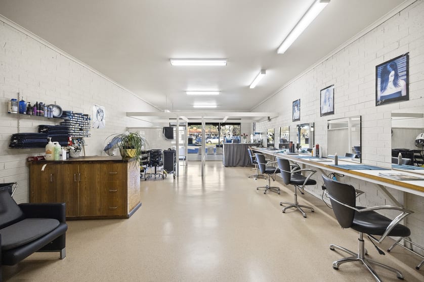 Click to view all images 5/112 Main Street Romsey VIC 3434 - Image 3