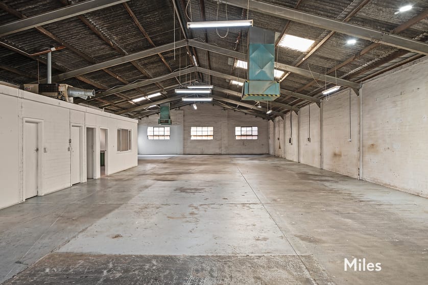 Click to view all images 61 Mologa Road Heidelberg West VIC 3081 - Image 2