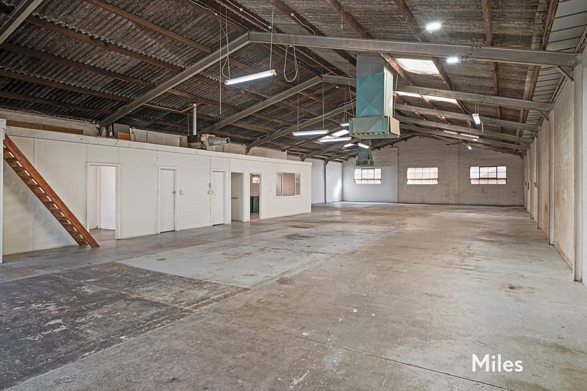 Click to view all images 61 Mologa Road Heidelberg West VIC 3081 - Image 3